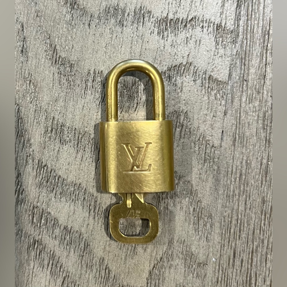 Louis Vuitton Lock & Key #317